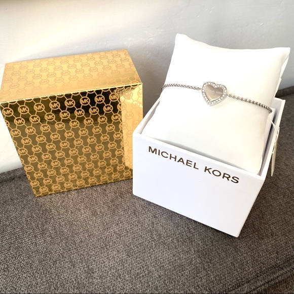 Authentic Michael Kors silver tone heart adjustable bracelet - Picture 3 of 5